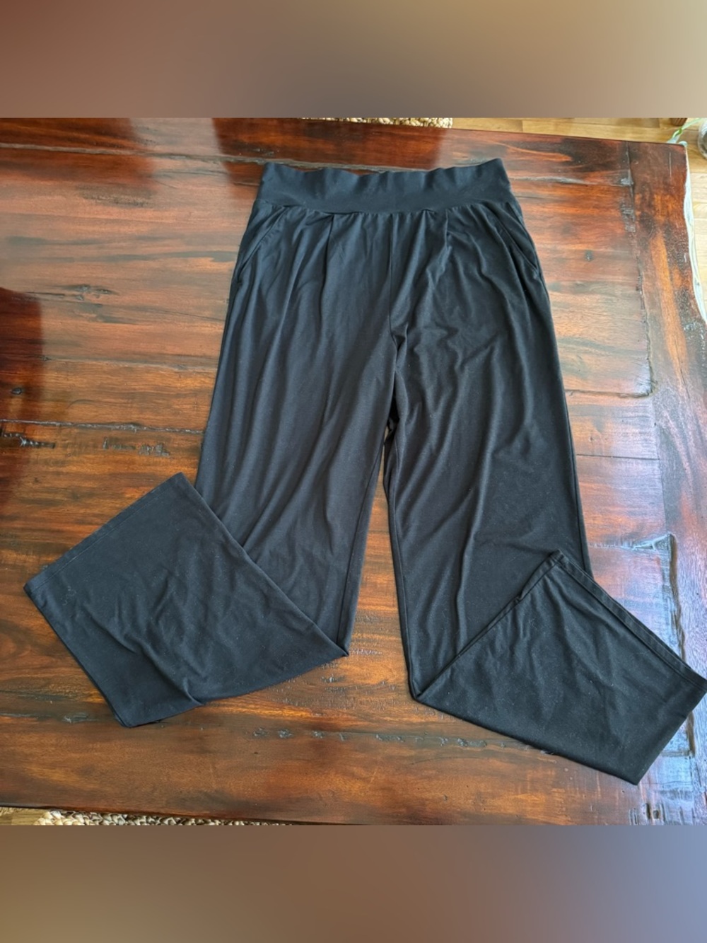 Vuori Villa WideLeg Lightweight Black Pants Womens SZ Large - Picture 2 of 8